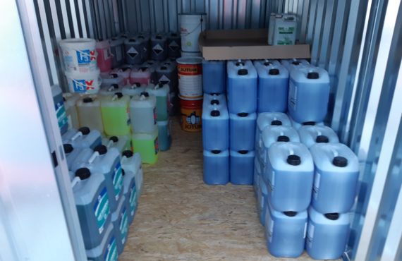 Afbeelding opslag jerrycans